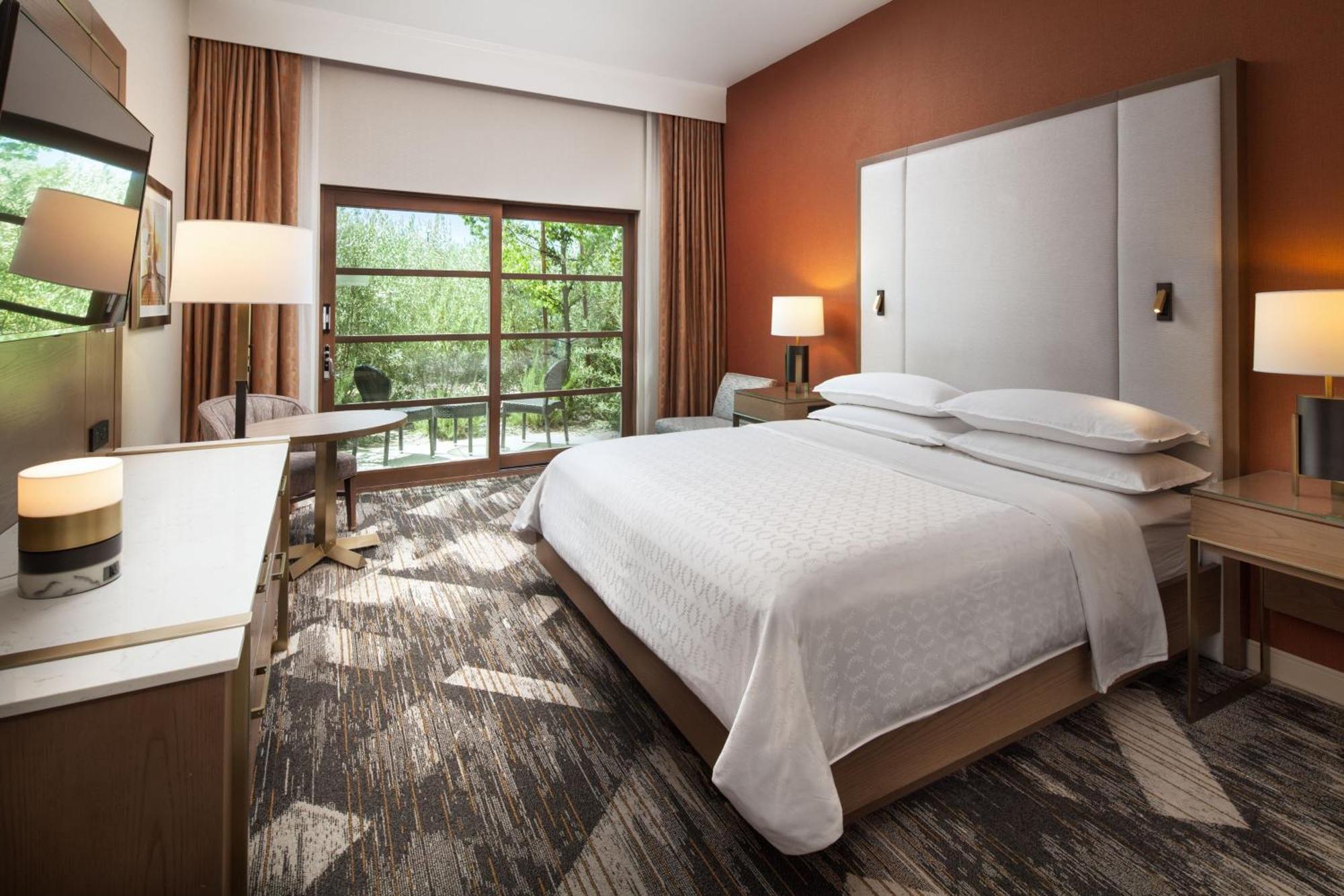 Sheraton Redding Hotel At The Sundial Bridge Экстерьер фото